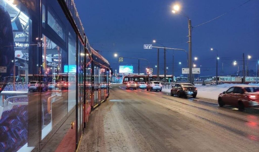 В Петербурге нарушено движение трамваев из-за схода с рельсов нового состава