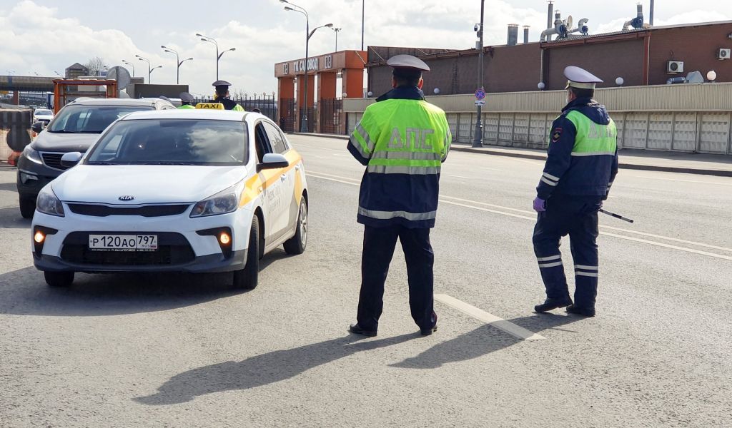 В выходные дорожная полиция Петербурга задержала почти 500 пьяных автомобилистов