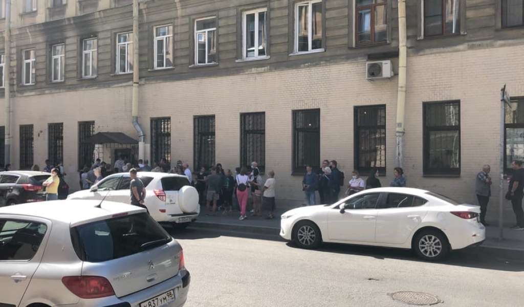 Жители Петербурга пожаловались на очереди при получении свидетельства о смерти
