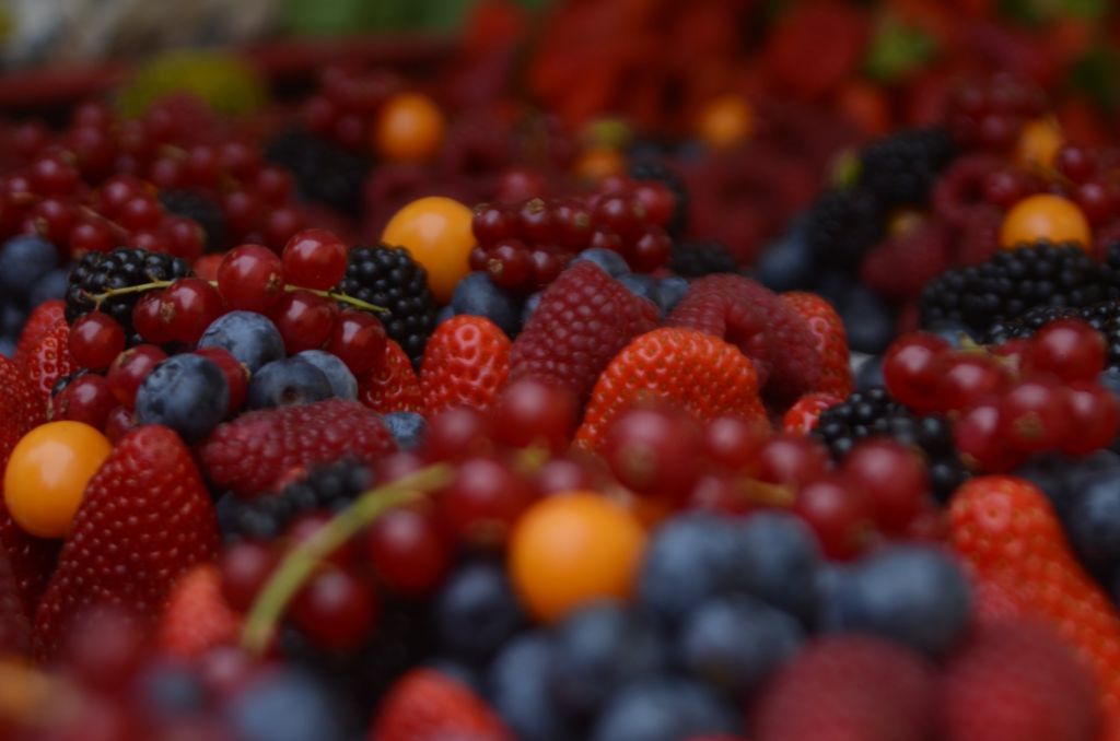 Какие фрукты, ягоды и овощи нужно есть летом