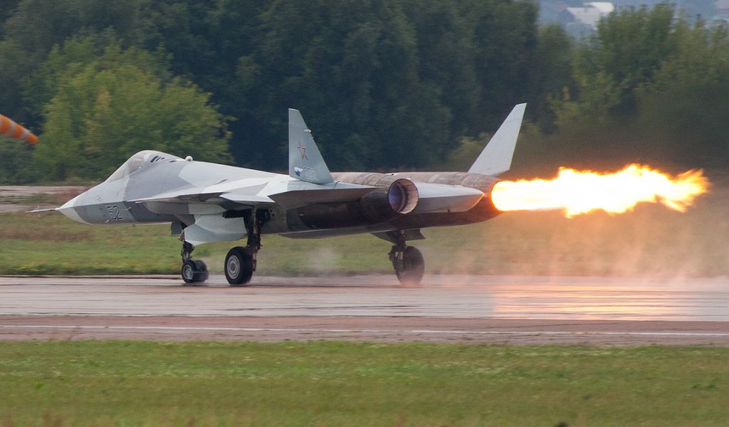 В 19FortyFive сочли прорывом производство новых российских истребителей пятого поколения Су-57