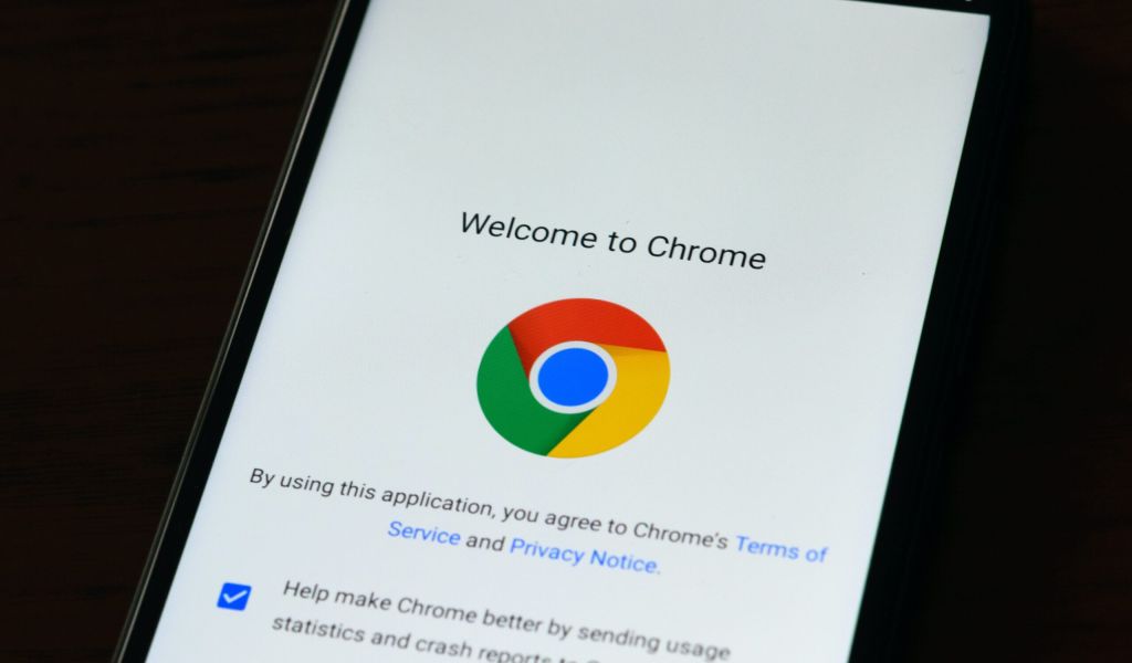 Эксперты призвали отказаться от браузера Google Chrome