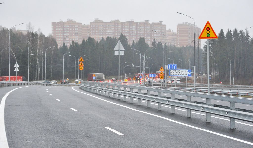 На петербургском участке трассы в сторону Мурманска ограничат движение