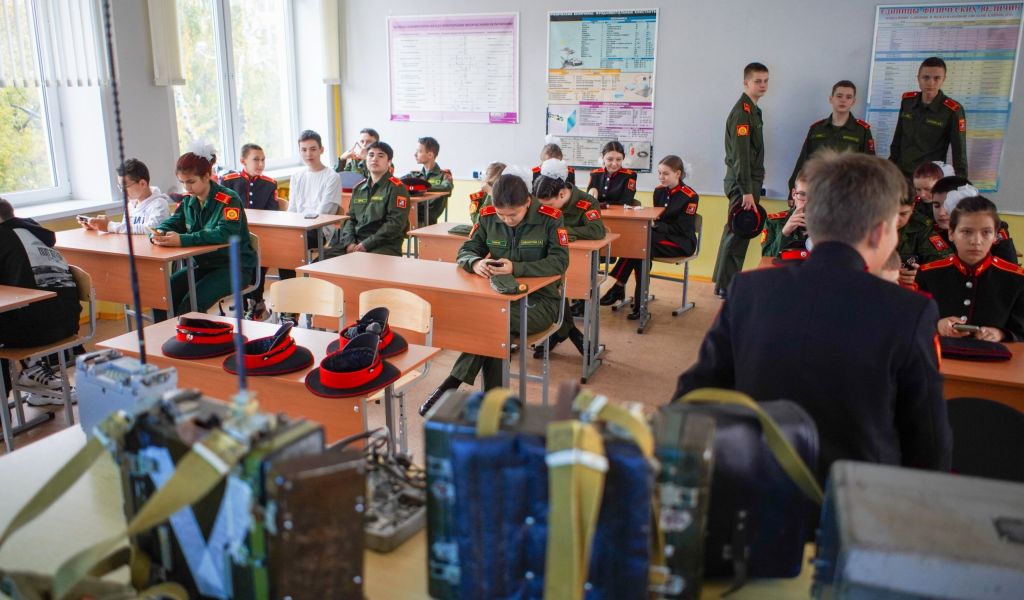 Российские школьники начнут изучать основы военного дела и пройдут уроки патриотизма
