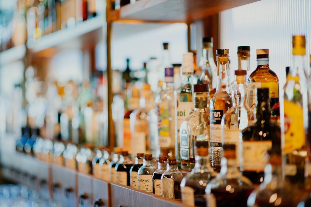 В Петербурге ограничат продажу алкоголя в день проведения «Алых парусов»