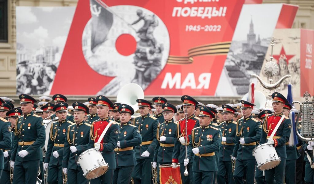 Французский генерал призвал Украину обстрелять российские парады на 9 мая