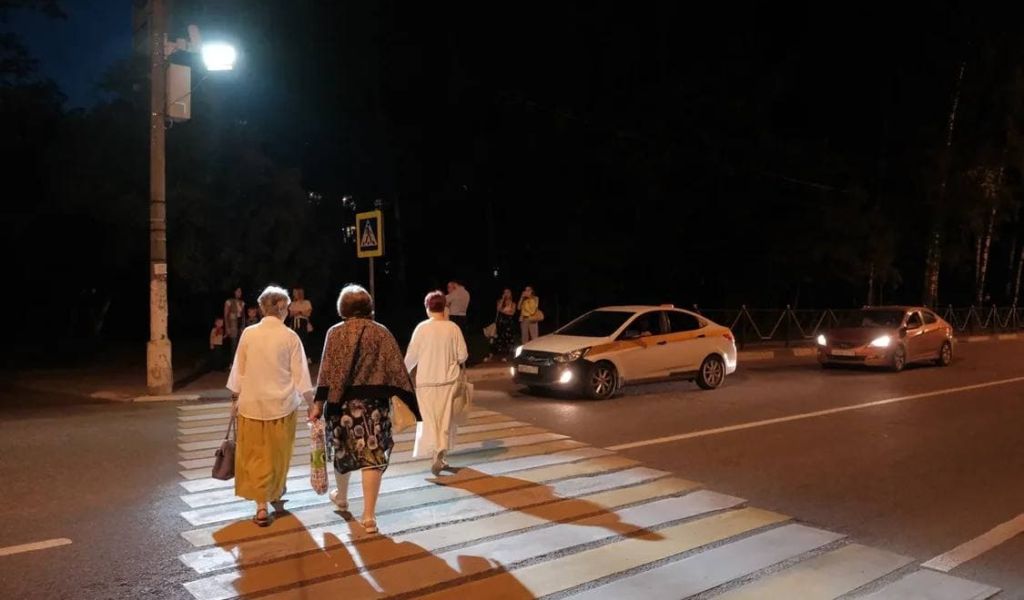 В Подмосковье ввели умную систему светового сопровождения пешеходов
