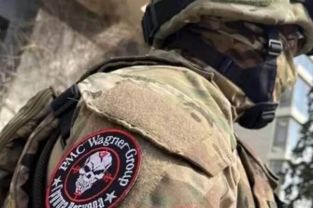 Играет на руку ЧВК «Вагнер»: военный летчик Попов о решении Киева продолжить оборону Бахмута