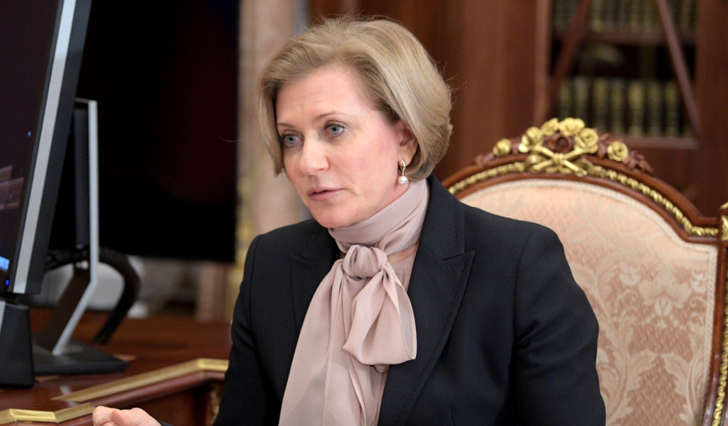 Попова заявила о необходимости привить всех жителей России от коронавируса