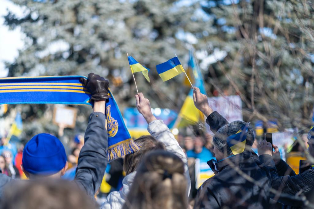 Власти Швеции учат Киев вести информационную войну против РФ