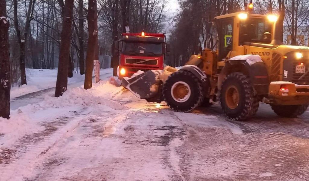 Циклон «Даниэль» вызвал новый снежный коллапс в Петербурге