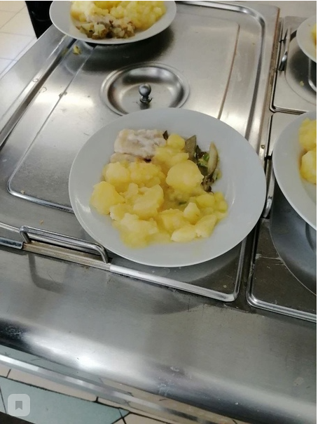 Недовес рыбы и салата в школьном обеде «ТК Северная столица» компенсировала картошкой
