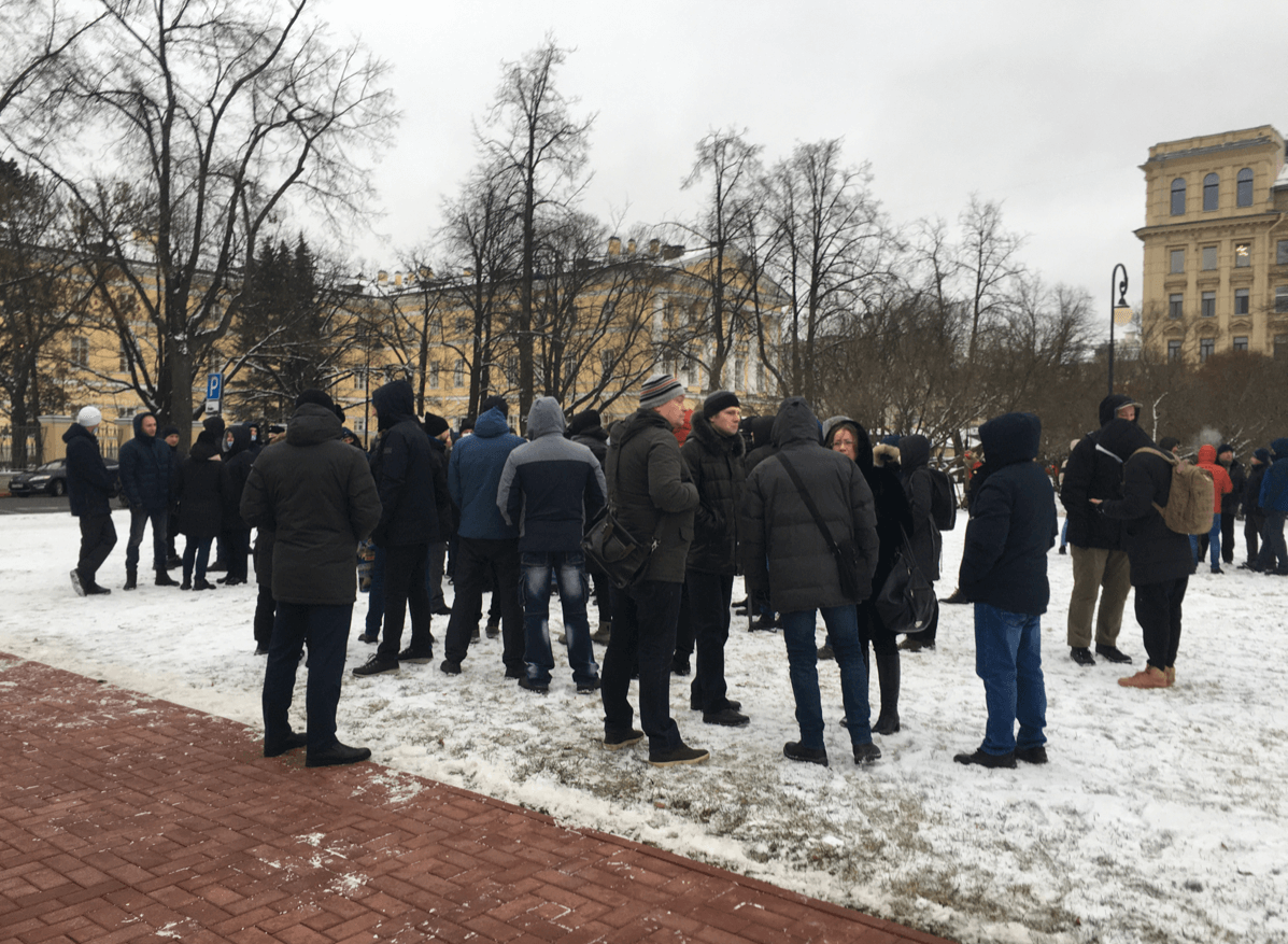 Фирма разорилась всех работников уволили. Митинг. Метрострой митинг Смольный. Митинг в Питере. Митинги в Санкт-Петербурге сейчас.