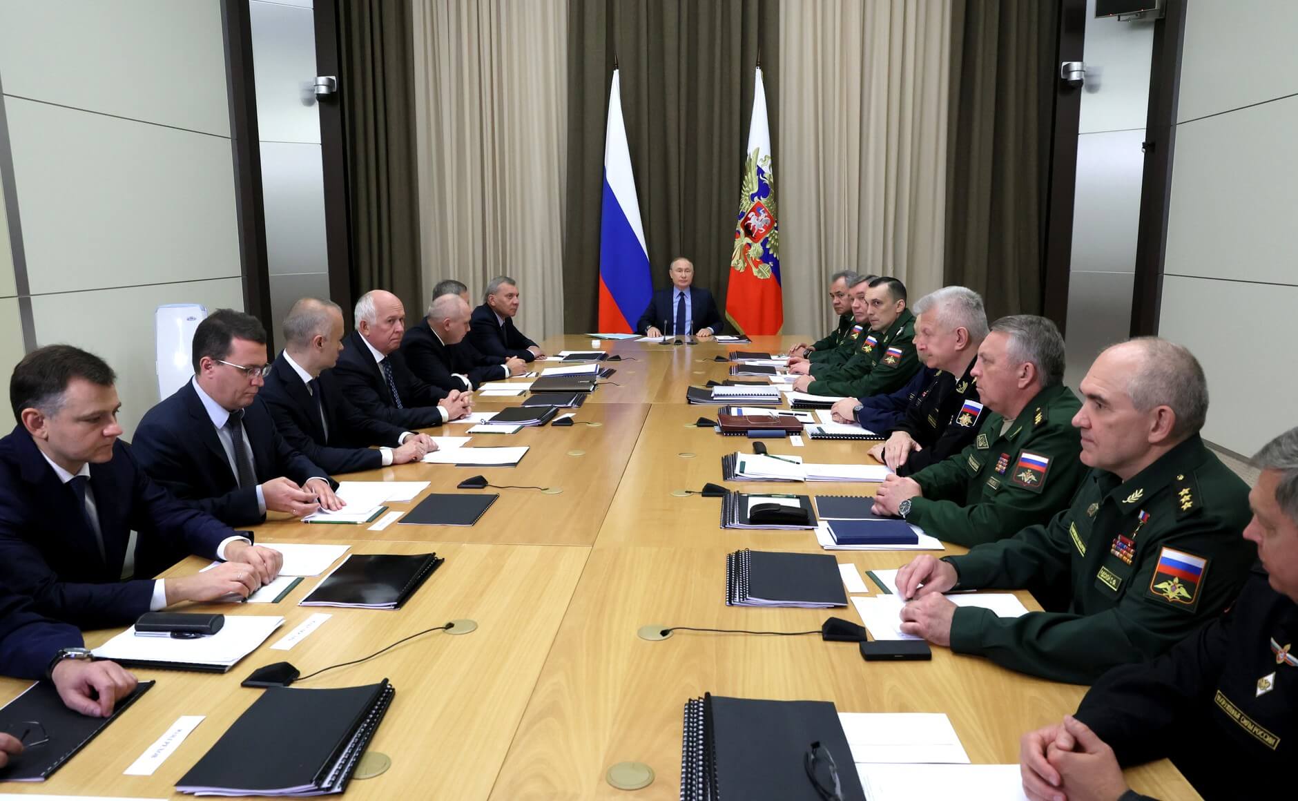 Военное безопасность рф экономическая. Совещание Путина. Заседание Министерства обороны.