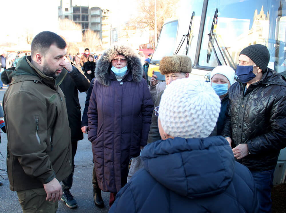 Беженцы из ДНР рассказали о quot;сортировкеquot; мужчин по возрасту и километровых пробк