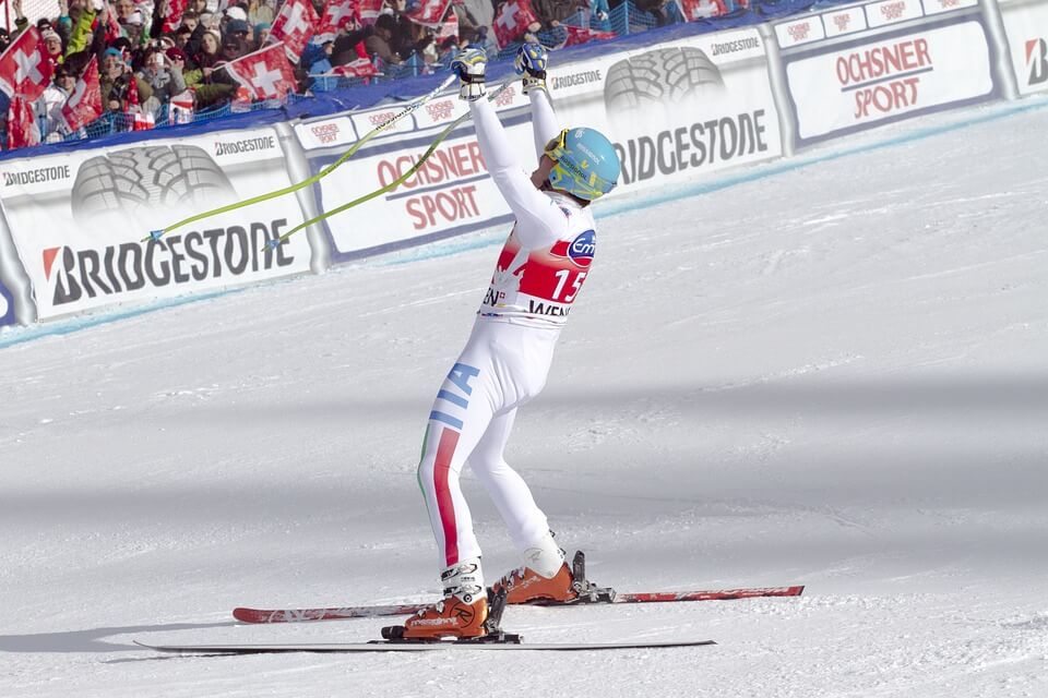 Линдхольм лыжник. Финский лыжник Реми Линдхольм. Шапка лыжная гоночная.