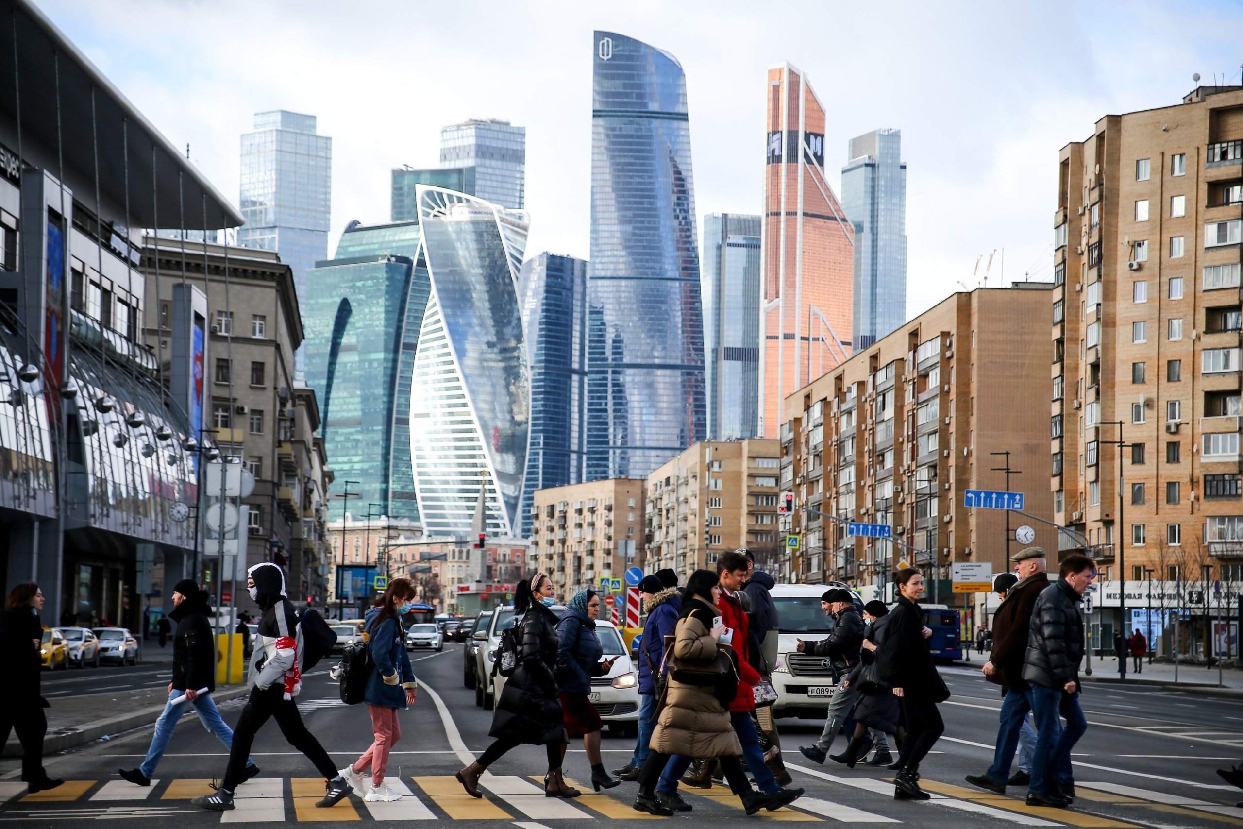 Города становится все более и. Москва. Житель мегаполиса. Москва в 2020-е годы. Москва и жизнь.