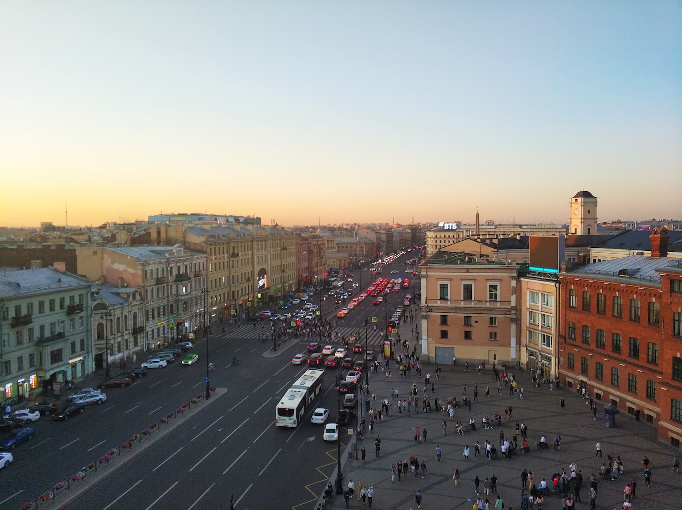 Жители дома из Петербурга выступили против властей из-за продажи чердака :  Петербург и ЛО : Live24.ru