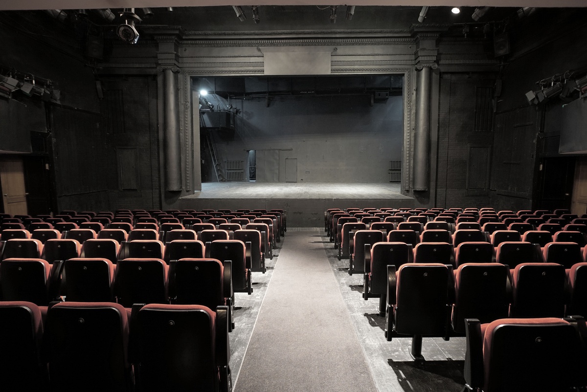 драматический театр в санкт петербурге